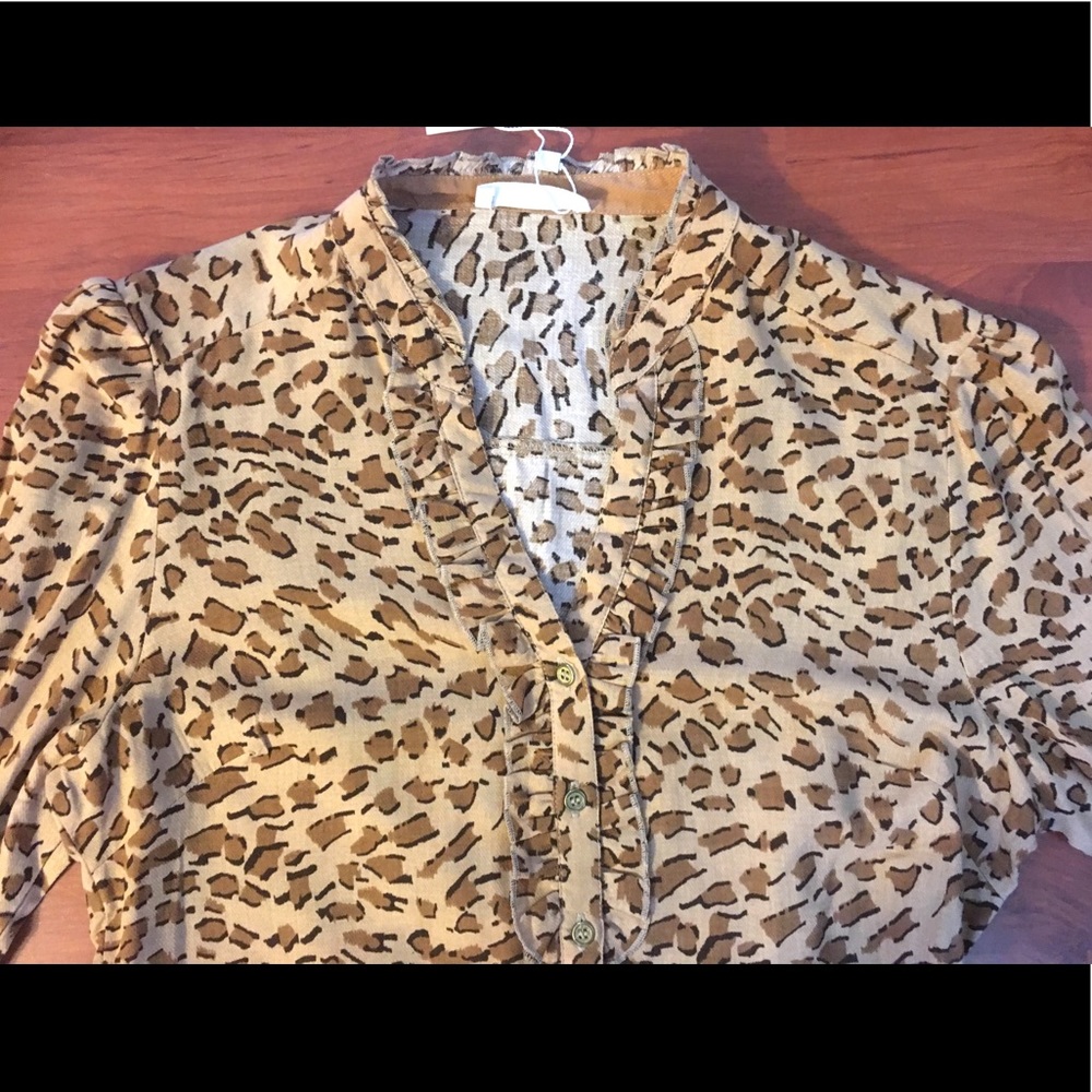 NEW Leopard Ruffle Button-Down Puff Shoulder Top L - Picture 4 of 6